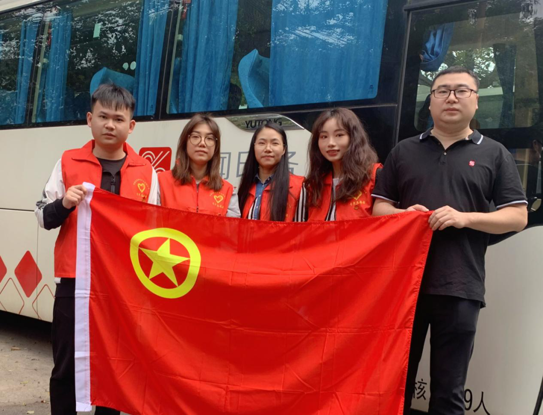 三月春風送溫暖 志愿者們在行動——天聞印務團委開展青年慰問困難退休老同志志愿活動